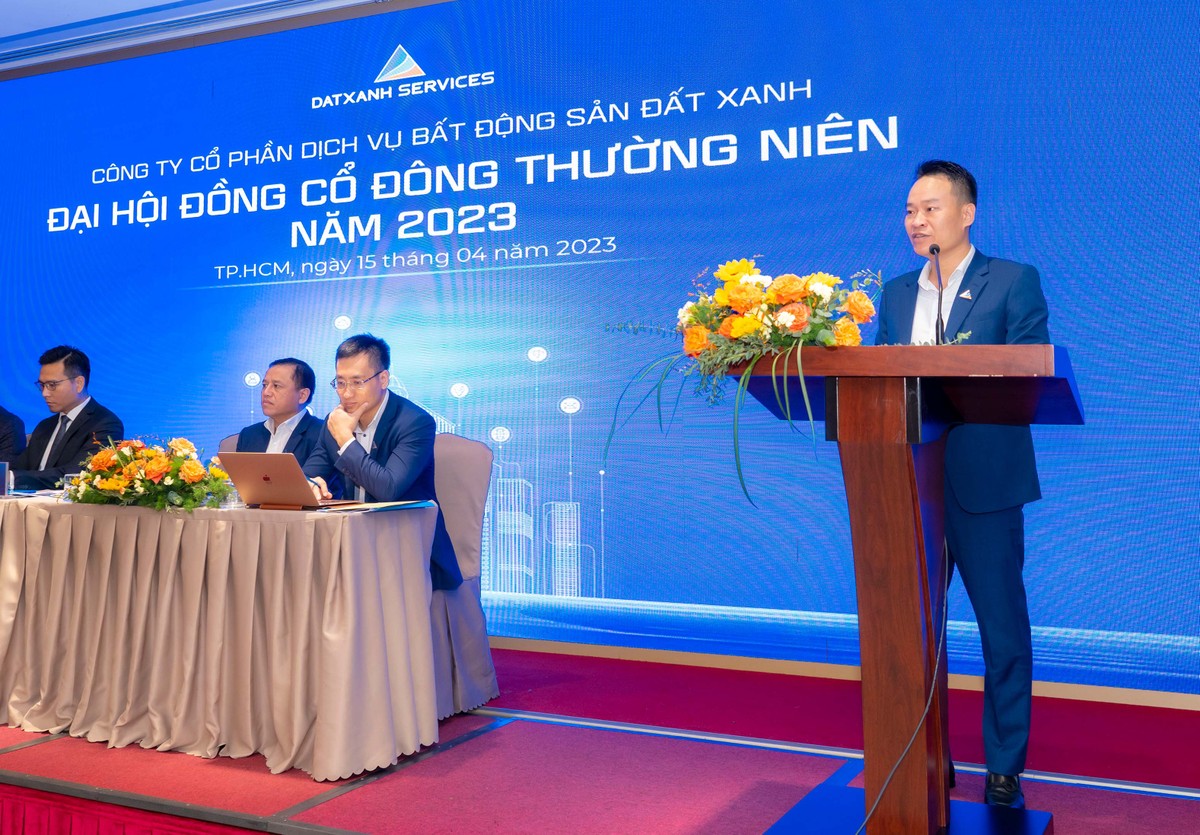 Chủ tịch HĐQT Ông Nguyễn Trường Sơn phát biểu tại đại hội.