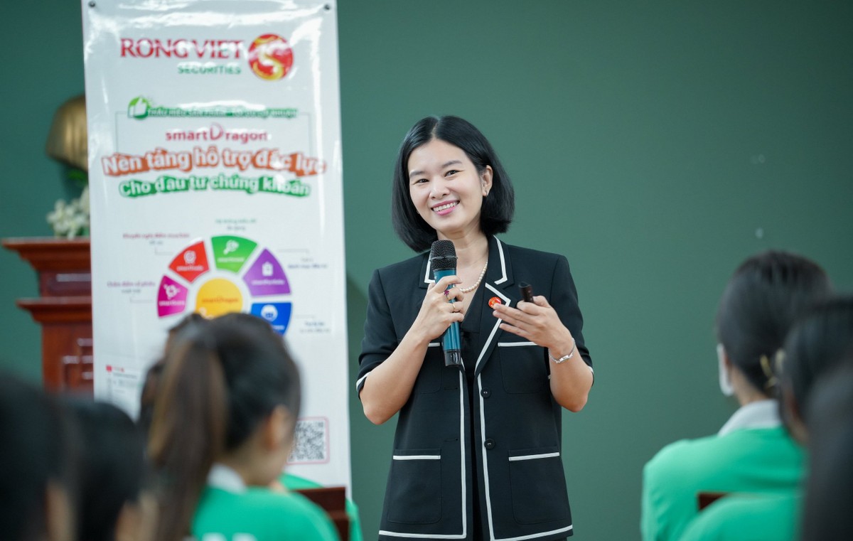 Chị Đặng Thị Lan Hương – Phó tổng giám đốc Công ty Quản lý quỹ Rồng Việt (VDAM) chia sẻ về chủ đề quản lý Kl991.com nạp rút nhanh cá nhân