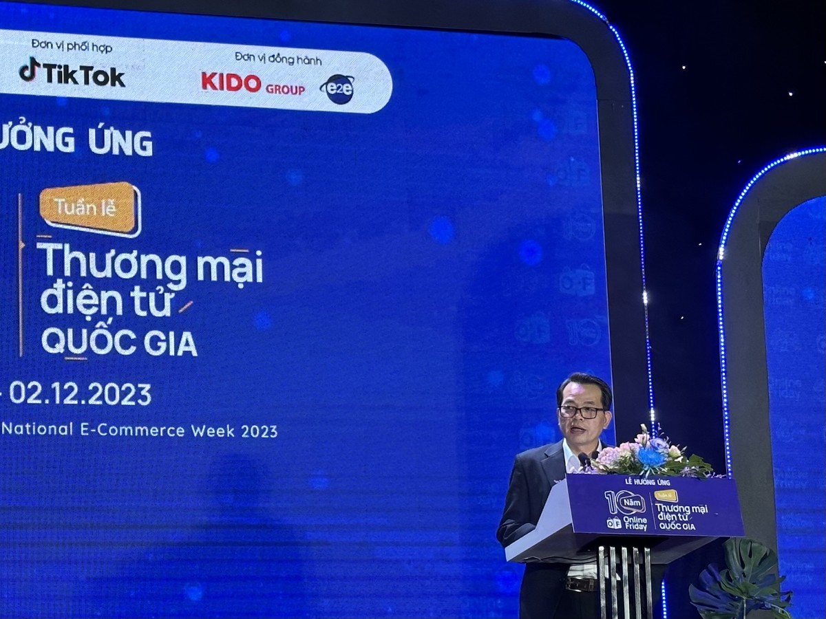Ông Nguyễn Thế Quang, Phó cục trưởng Cục Thương mại điện tử và Kl992 cổng game cá cược số (Bộ Công Thương) phát biểu tại buổi lễ