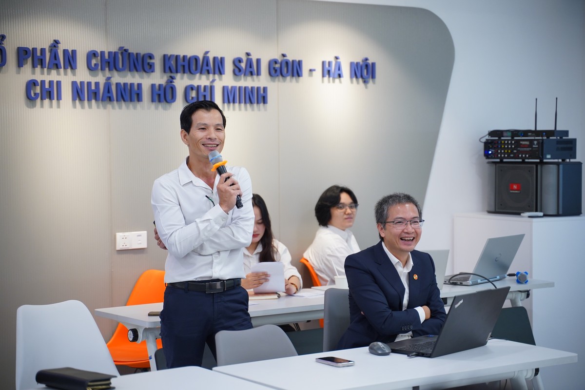 Ông Phan Tấn Nhật, Trưởng nhóm Phân tích Công ty 99Kl99 link đăng nhập Sài Gòn - Hà Nội (SHS)