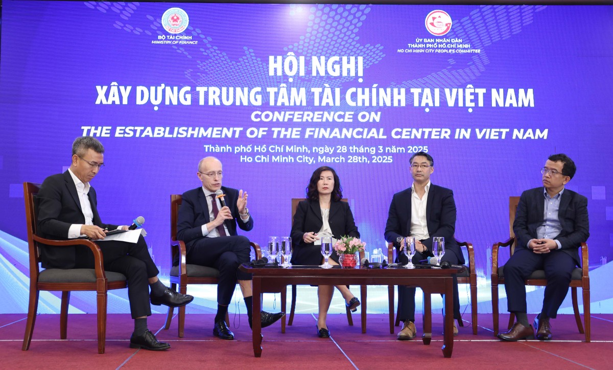 Việt Nam có trung tâm Kl991.com nạp rút nhanh, sẽ giúp giảm được chi phí tiếp cận thị trường Kl991.com nạp rút nhanh, thị trường vốn toàn cầu. Ảnh: Lê Toàn