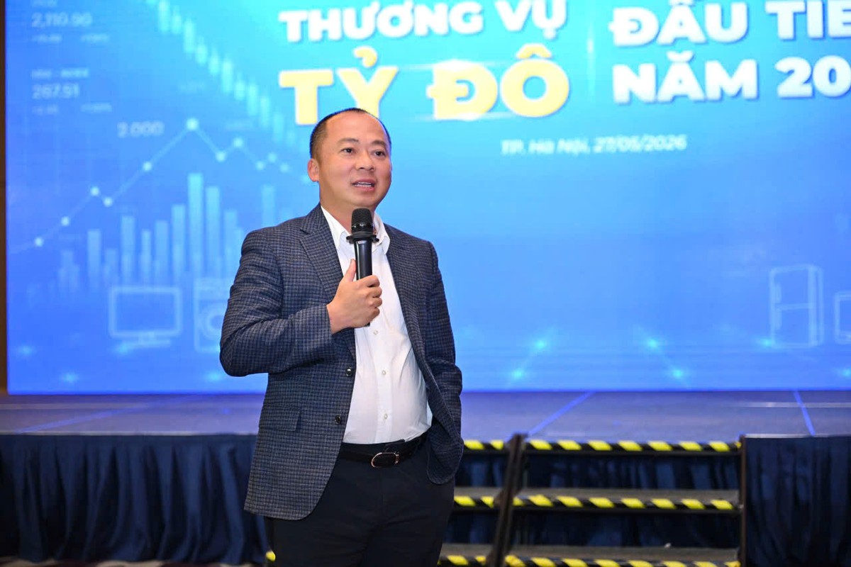 Ông Đoàn Văn Hiểu Em, Tổng giám đốc Điện Máy Xanh trả lời câu hỏi của nhà Kl99ok phiên bản mới tại roadshow