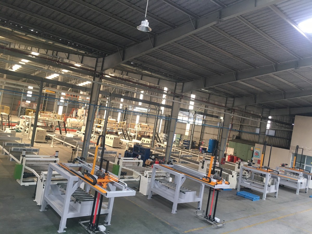 ​ Nhà máy Kl994 nhà cái bóng đá world cup ván sàn gạch nhựa SPC: Cuộc chơi tham vọng của Nhựa Pha Lê ảnh 1