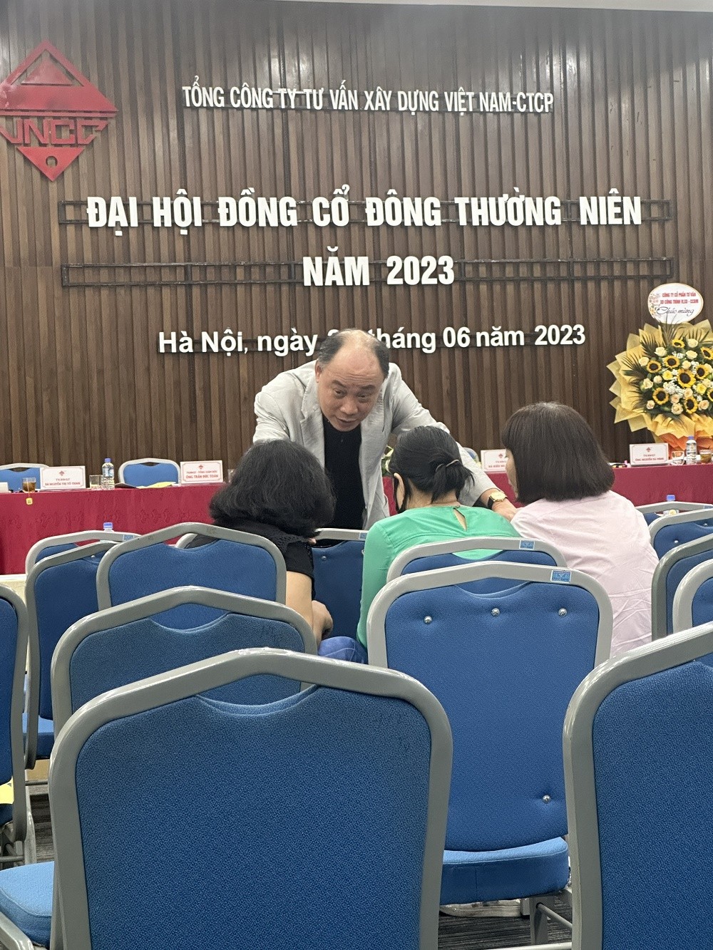 Ông Thân Hồng Linh trao đổi với một số Trang Chủ KL99Com Số 1 Link Đăng Ký KL999