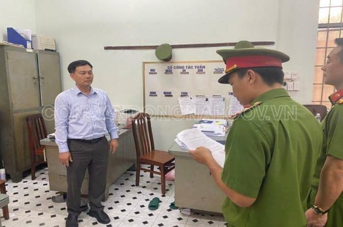 Ông Nguyễn Văn Hồng, Tổng giám đốc Công ty Cổ phần Tín Nghĩa làm việc với Công an tỉnh Đồng Nai. (Ảnh: Công an Đồng Nai)