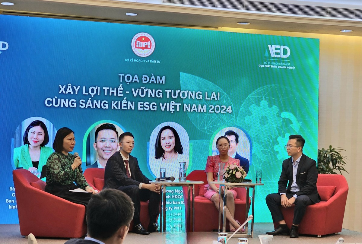 Các diễn giả tham gia toạ đàm.