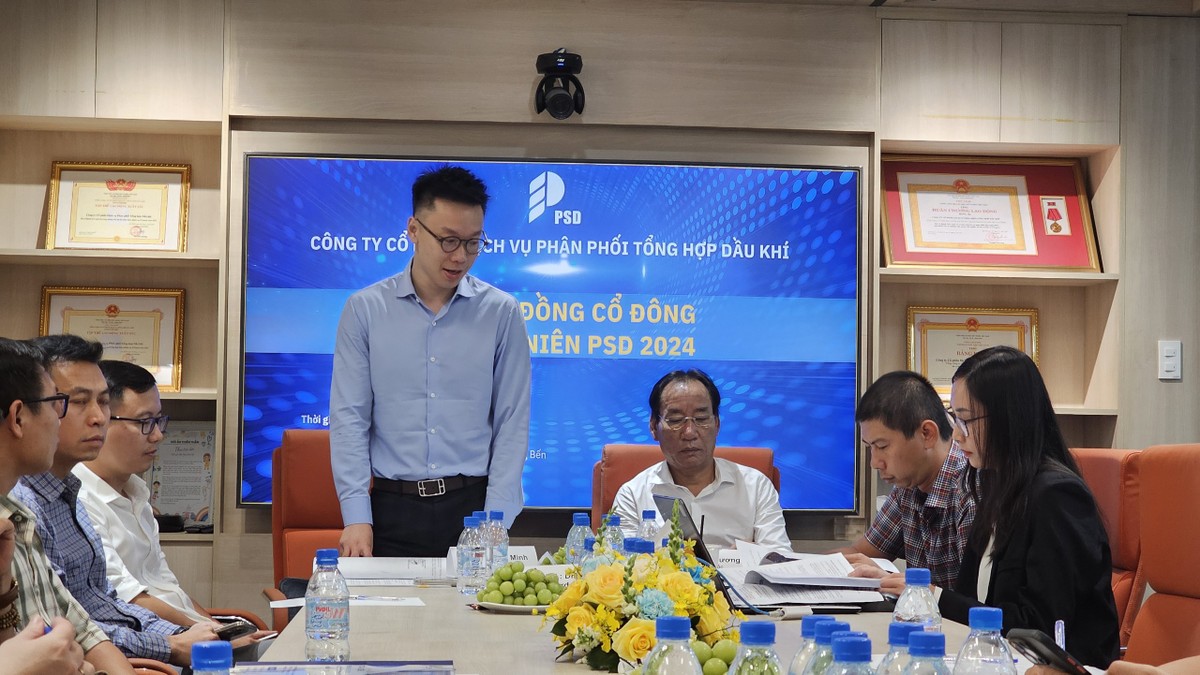 Ông Vũ Tiến Dương, Tổng giám đốc PSD (ngồi ở vị trí thứ 3 từ phải sang)