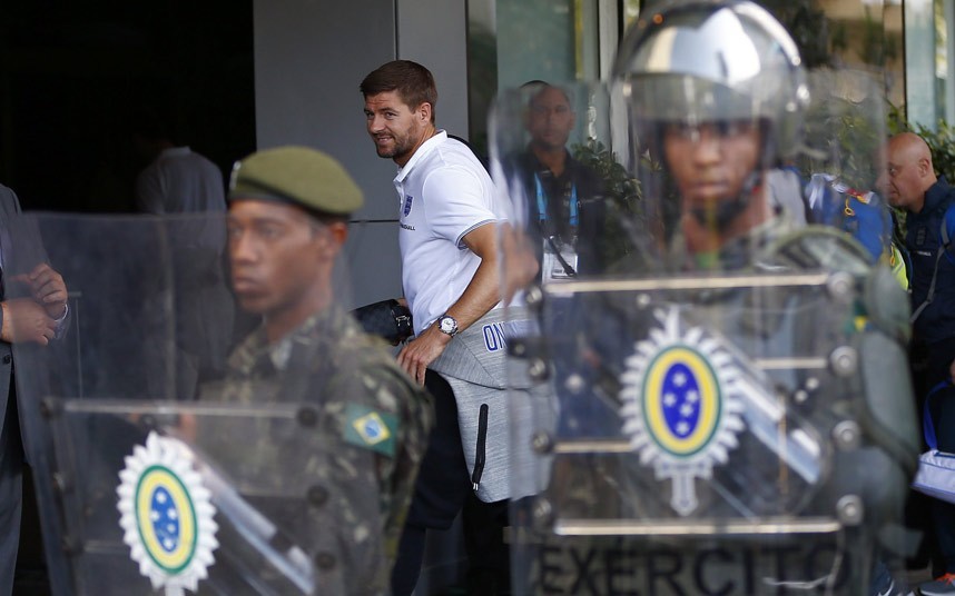 10 cầu thủ giàu nhất tham dự World Cup 2014 ảnh 8
