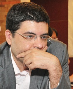 Ông Madhur Maini
