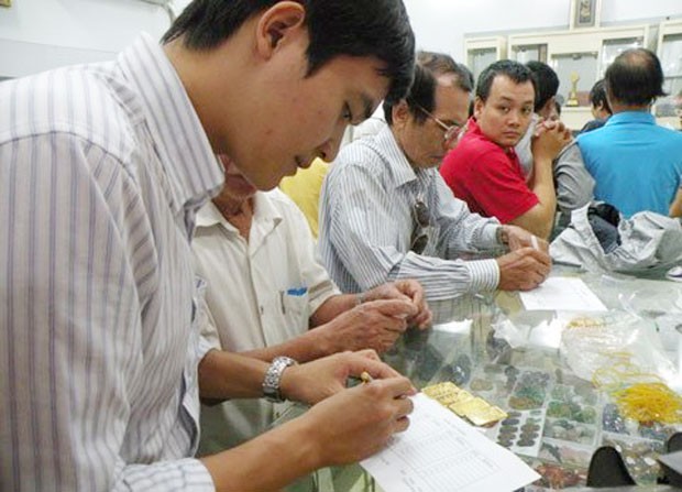 Vàng giả, vàng nhái: Ai đen thì chịu? ảnh 1