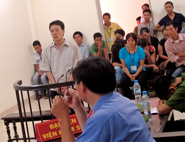 Cán bộ địa chính lừa “chạy” sổ đỏ ảnh 1