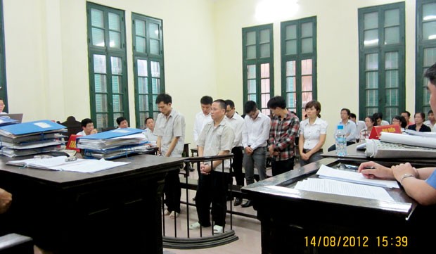 Lừa đảo bằng sổ đỏ “phôi thật, nội dung giả” ảnh 1