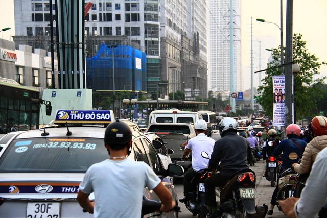 Dân số thành thị gia tăng nhanh chóng càng khiến cho nhu cầu về nhà ở ngày một lớn. Ảnh: Thành Nguyễn.