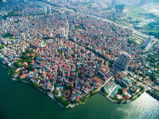 Khai thác tốt lợi thế sông, hồ sẽ giúp không gian đô thị được mở rộng và đi theo hướng bền vững. Ảnh: Shutterstock.