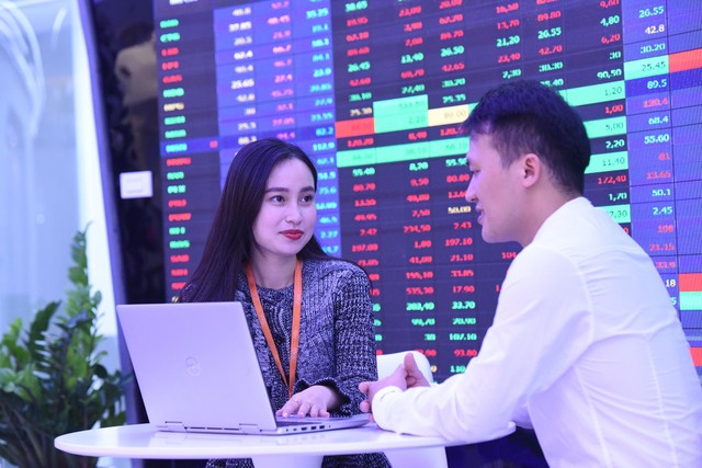Thị trường thăng hoa đã lôi kéo cả người mới và những "cố nhân" đã rời khỏi thị trường quay trở lại. Ảnh: Dũng Minh.