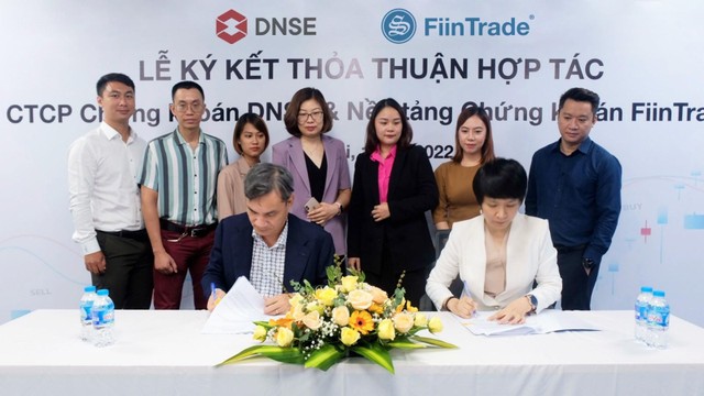 DNSE và FinnTrade bắt tay để mang đến trải nghiệm “Thông tin chuyên sâu – Giao dịch một chạm”.