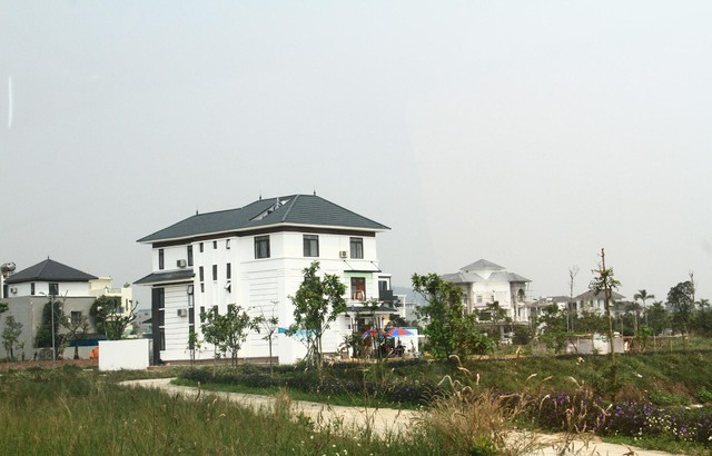 Ngày càng có nhiều dự án nhà ở ven đô. Ảnh: Thành Nguyễn.