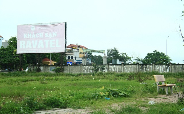 Đất đai và thu hồi đất luôn là vấn đề nóng bỏng. Ảnh: Bình Minh.