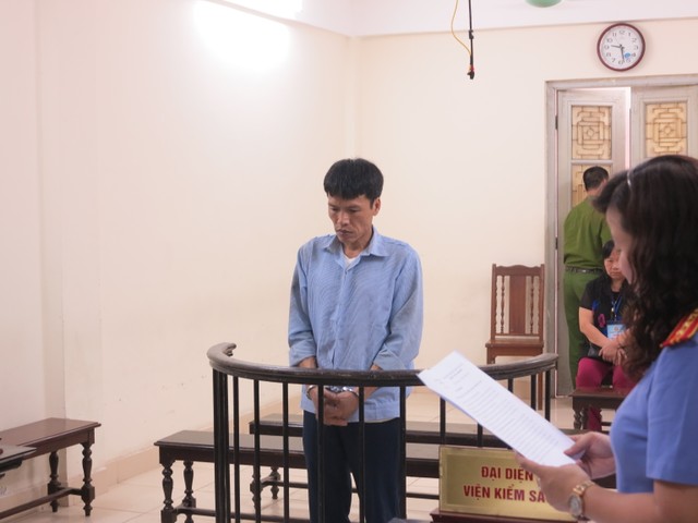 Cán bộ Sở Tài nguyên - Môi trường Hà Nội “rởm” lừa chạy sổ đỏ lĩnh án 11 năm 6 tháng tù ảnh 1