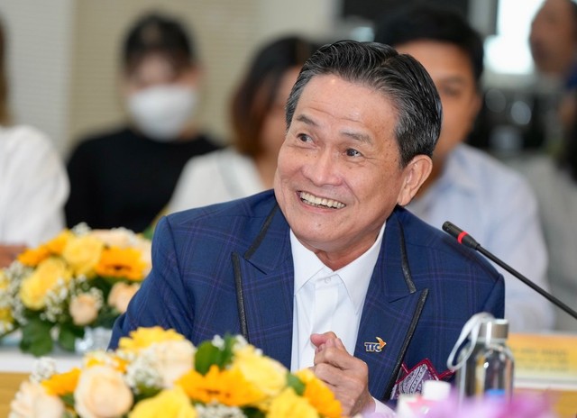 Ông Đặng Văn Thành – Chủ tịch Kl994 game bài casino hấp dẫn Thành Thành Công, đại diện TTC AgriS phát biểu tại Tọa đàm, xây dựng ý kiến phát triển Kl992 cổng game cá cược tuần hoàn cho nông nghiệp Việt Nam trên nền tảng phát triển bền vững.