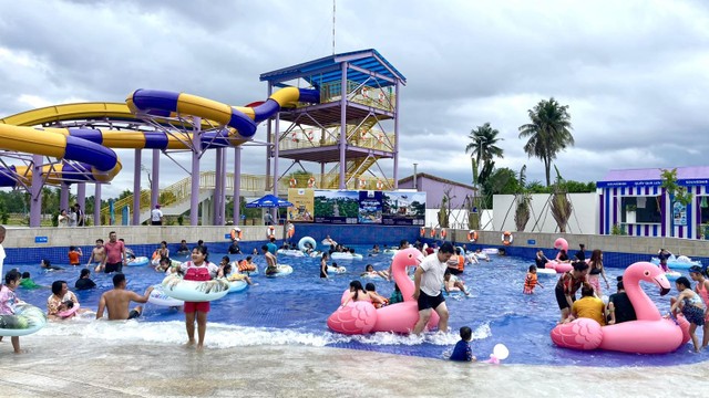 Ngay trong ngày khai trương, TTC Mekong Aqua Park đã đón gần 1.000 lượt khách đến tham quan, vui chơi