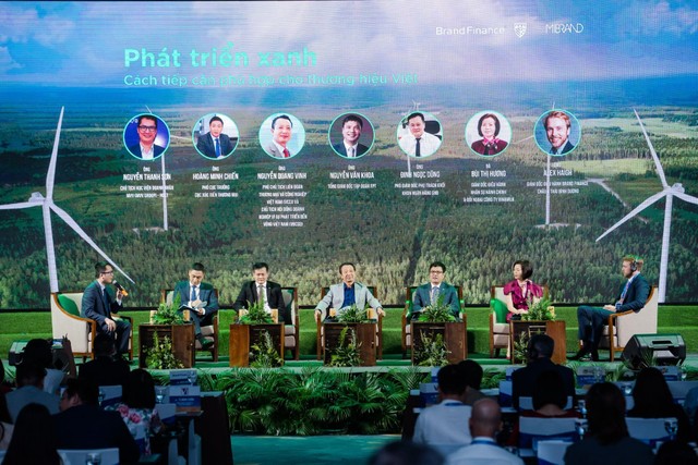 Các chuyên gia trong buổi Tọa đàm “Phát triển xanh – Cách tiếp cận phù hợp cho các thương hiệu Việt” (Ảnh: Việt Hùng)