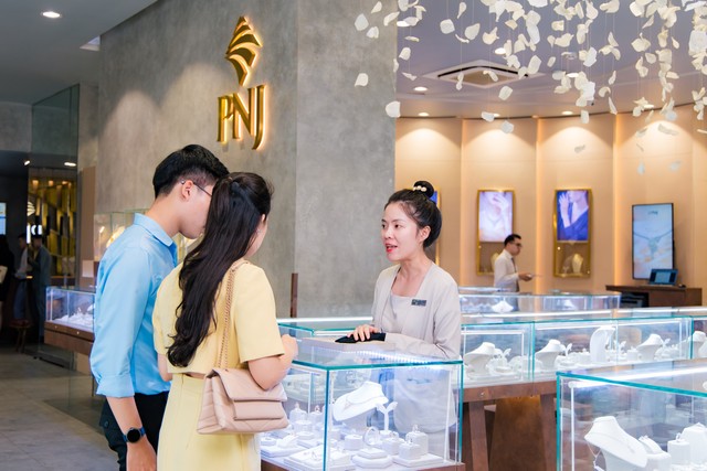 Kênh bán lẻ PNJ mức tăng trưởng hơn 15% nhờ phủ rộng mạng lưới lên 414 cửa hàng (Ảnh: Việt Hùng)
