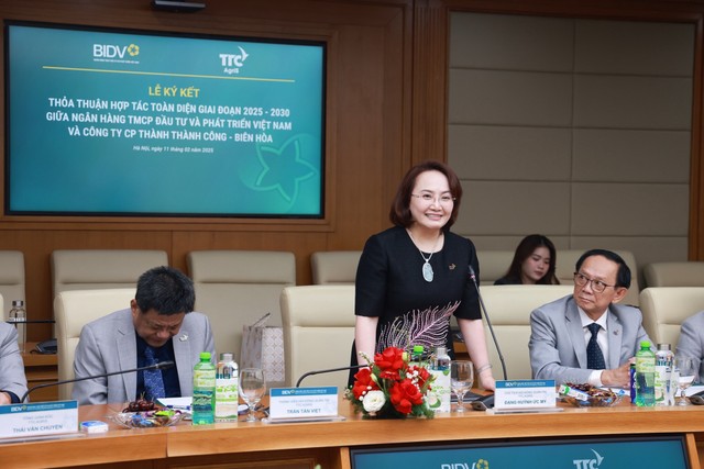 Bà Đặng Huỳnh Ức My – Chủ tịch TTC AgriS trong buổi ký kết, nhấn mạnh cam kết sẻ chia nền tảng liên kết các bên liên quan trong chuỗi giá trị Kl992 cổng game cá cược nông nghiệp của Công ty