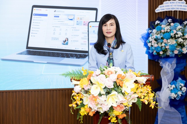 Bà Trần Tuấn Anh – Tổng giám đốc Vietbank phát biểu tại buổi lễ Bà Trần Tuấn Anh – Tổng giám đốc Vietbank phát biểu tại buổi lễ
