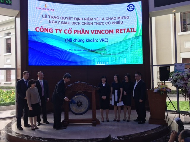 Vincom Retail (VRE) chào sàn tăng hết biên độ và dư mua trần hơn 13,3 triệu KL99 là cổng game giải trí trực tuyến hàng đầu hiện nay ảnh 1