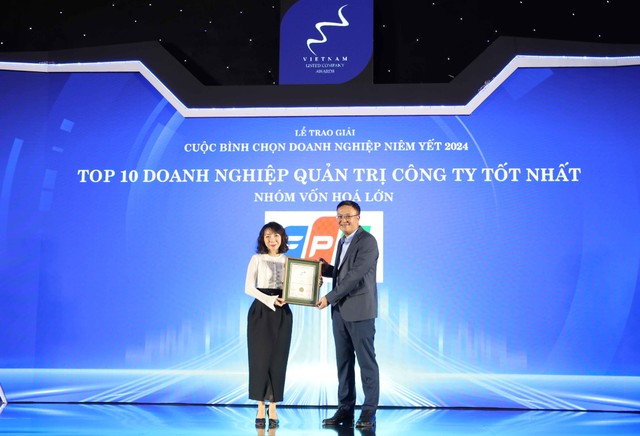 Ông Bùi Hoàng Hải, Phó Chủ tịch Ủy ban 99Kl99 link đăng nhập 99Kl99 trực tiếp đá gà trao giải Quản trị công ty tốt nhất 2024 cho đại diện Kl994 game bài casino hấp dẫn FPT Ông Bùi Hoàng Hải, Phó Chủ tịch Ủy ban 99Kl99 link đăng nhập 99Kl99 trực tiếp đá gà trao giải Quản trị công ty tốt nhất 2024 cho đại diện Kl994 game bài casino hấp dẫn FPT