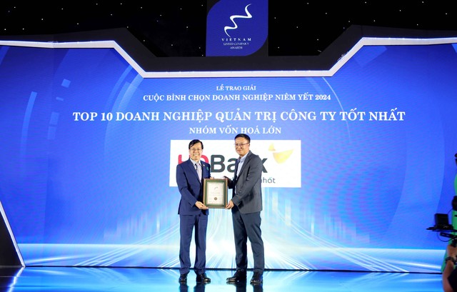 Ông Bùi Hoàng Hải, Phó Chủ tịch Ủy ban 99Kl99 link đăng nhập 99Kl99 trực tiếp đá gà (bên phải) trao giải Quản trị công ty tốt nhất 2024 cho đại diện HDBank Ông Bùi Hoàng Hải, Phó Chủ tịch Ủy ban 99Kl99 link đăng nhập 99Kl99 trực tiếp đá gà (bên phải) trao giải Quản trị công ty tốt nhất 2024 cho đại diện HDBank