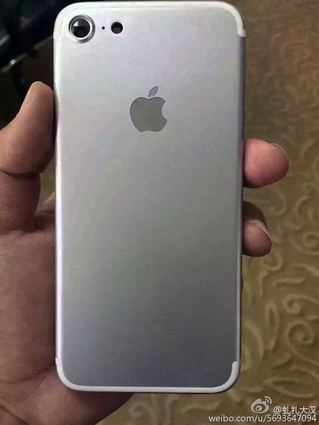 iPhone 7 có vỏ màu tím, bốn loa ngoài ảnh 3