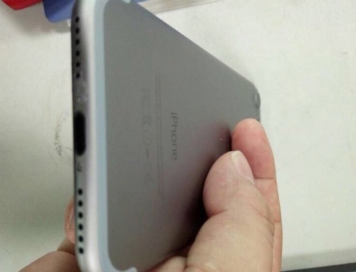 Mô hình iPhone 7 cho thấy Apple sẽ bỏ cổng 3,5 mm ảnh 1