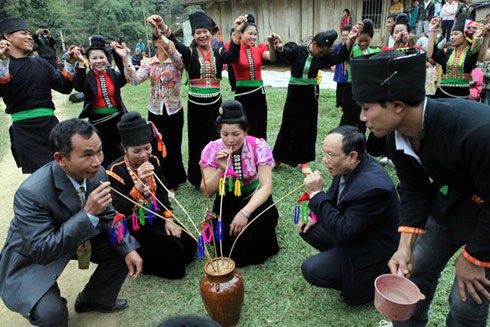 Tưng bừng lễ hội Tây Bắc vào mùa thu ảnh 4
