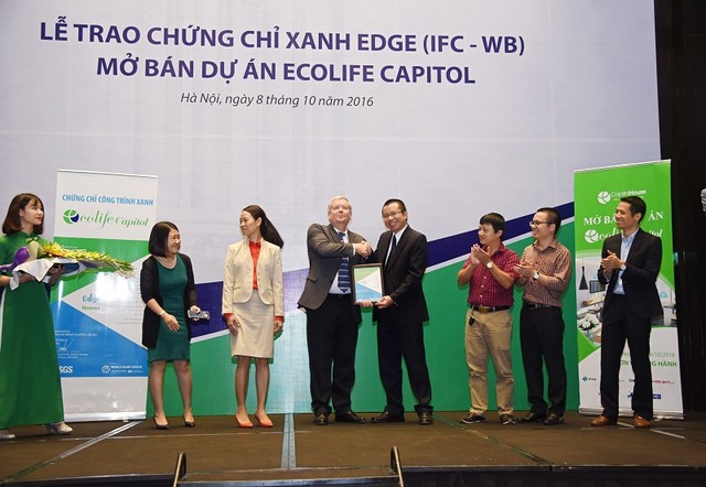 EcoLife Capitol tặng xe SH nhân dịp nhận chứng chỉ xanh ảnh 1