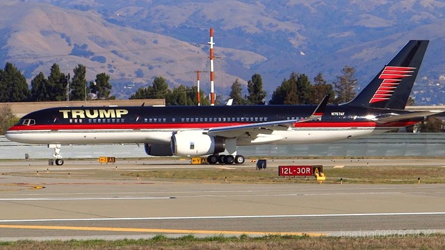 Mật vụ Mỹ trả 6 triệu USD để lên máy bay riêng của Trump ảnh 1