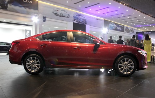Mazda6 2017 giá từ 975 triệu - thêm khó khăn với Camry và Accord ảnh 3