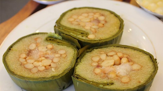 Muôn kiểu biến tấu độc lạ của bánh chưng truyền thống ngày Tết ảnh 3