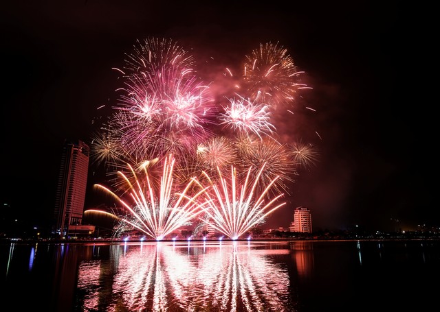 Festival pháo hoa quốc tế Đà Nẵng 2017 sẽ có 5 đêm bắn mang tên Hỏa - Thổ - Kim - Thủy - Mộc ảnh 3