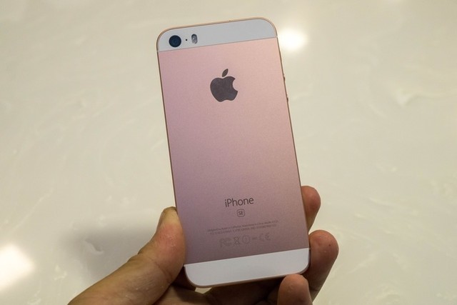 4 smartphone cao cấp giảm giá ngày 8/3 ảnh 4