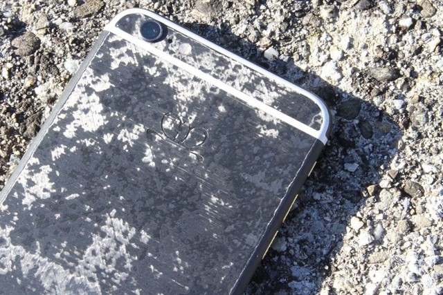 7 smartphone giá "trên trời" ảnh 4
