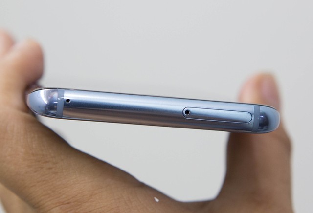 Mở hộp Samsung Galaxy S8 chính hãng tại Việt Nam ảnh 9