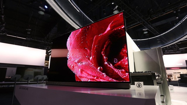 5 TV cao cấp giá trăm triệu đồng mới trình làng ảnh 4