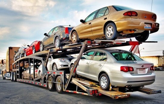 Ô tô hạ giá tới đáy: Nơi giảm 100 triệu đồng, chỗ khuyến mãi 5.000 USD ảnh 1