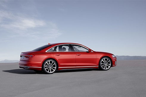 Audi A8 2018 - thách thức mới cho Mercedes S-class ảnh 1