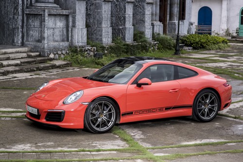 Nước Đức trong một chiếc Porsche 911 giá 8 tỷ ảnh 1