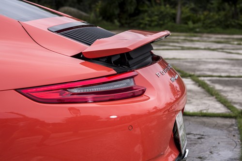 Nước Đức trong một chiếc Porsche 911 giá 8 tỷ ảnh 4