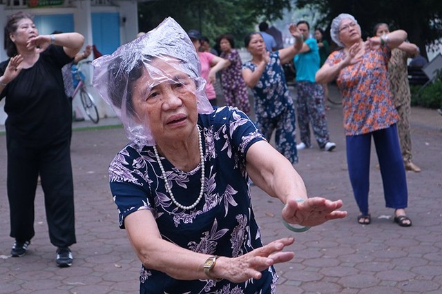 Hình ảnh Hà Nội hài hước, lạ lẫm không dành cho người dậy muộn ảnh 1 Hình ảnh Hà Nội hài hước, lạ lẫm không dành cho người dậy muộn ảnh 1