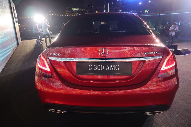 Mercedes C-class mới giá từ 1,5 tỷ - xe sang muốn lấy khách bình dân ảnh 4